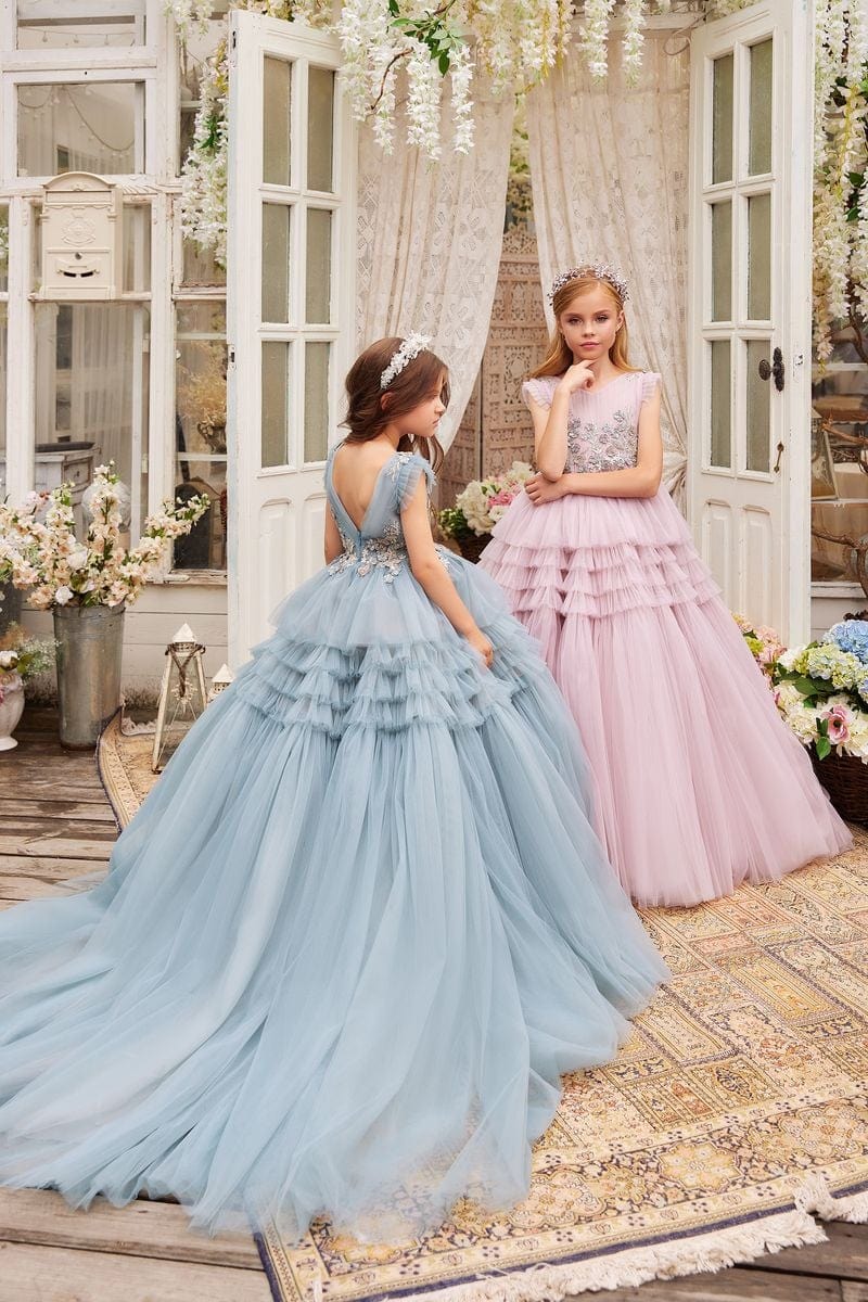 Sunnypetal Fairy-Tale Ruffled Tulle Princess Dress with Shimmering Flo sunnypetal Sunnypetal Fairy-Tale Ruffled Tulle Princess Dress with Shimmering Flo sunnypetal