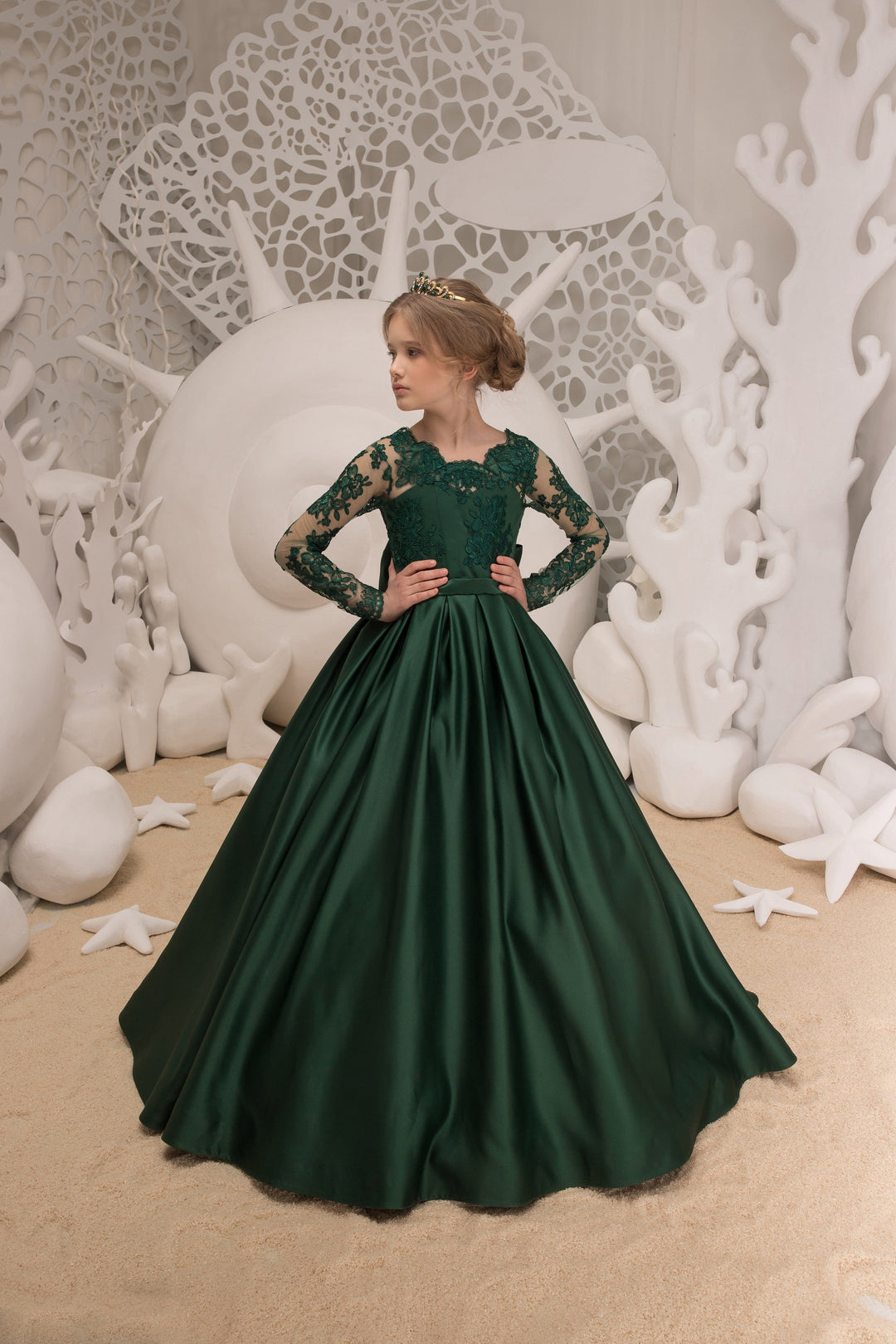3m / Green Sunnypetal Enchanting Long Sleeves Lace Appliques V Back A-Line Satin Flower Girl Dresses