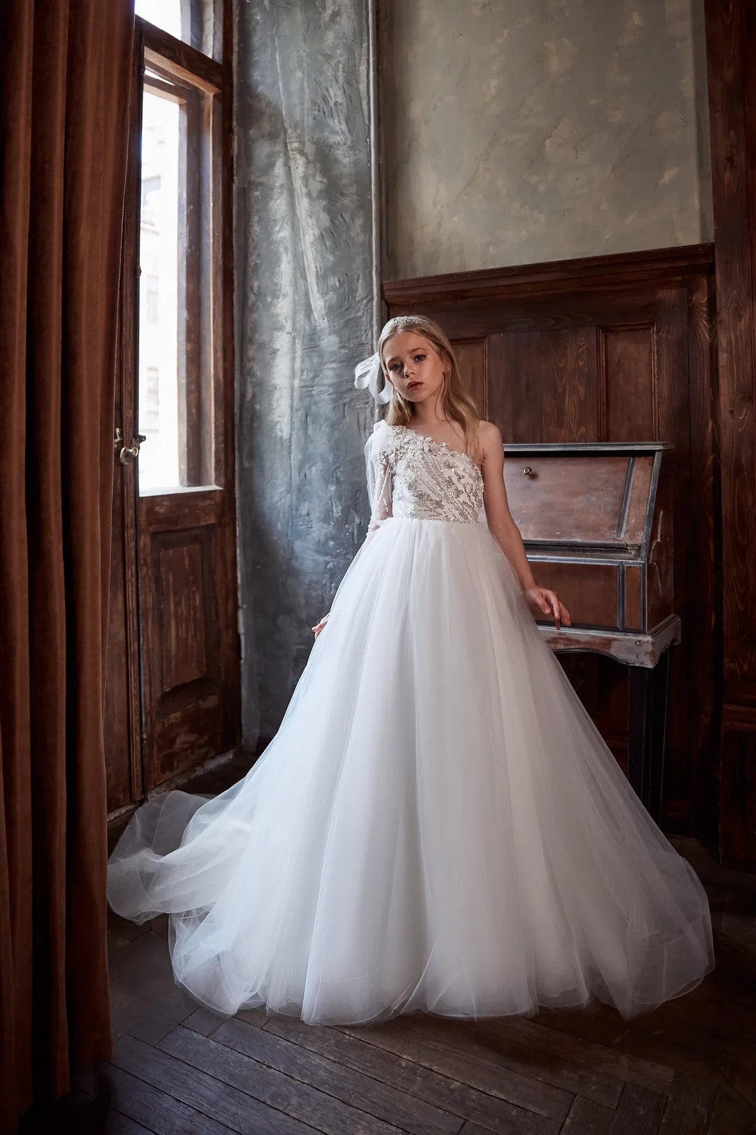 3m / White Sunnpetal Asymmetrical One-Shoulder Princess Tulle Flower Girl Dresses Communion Gown