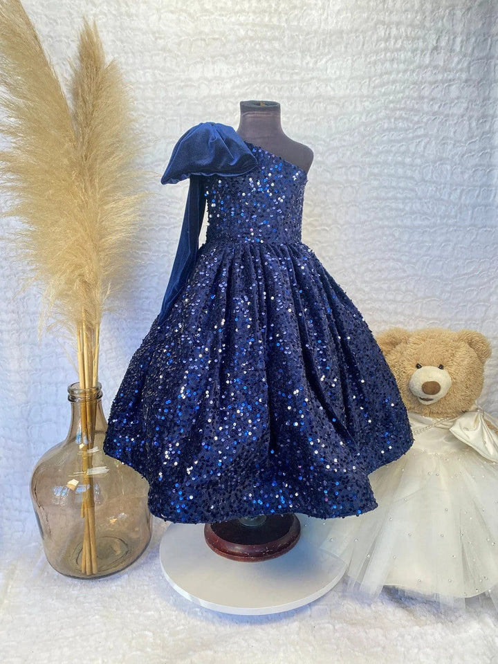9m / Navy / Knee-Length Sunnypetal Sparkly Blue One Shoulder Sequin Velvet Bow Knee-Length Flower Girl Dresses