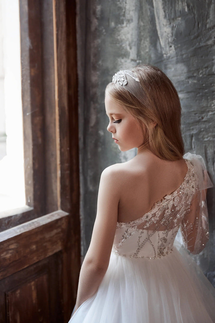 Sunnpetal Asymmetrical One-Shoulder Princess Tulle Flower Girl Dresses Communion Gown