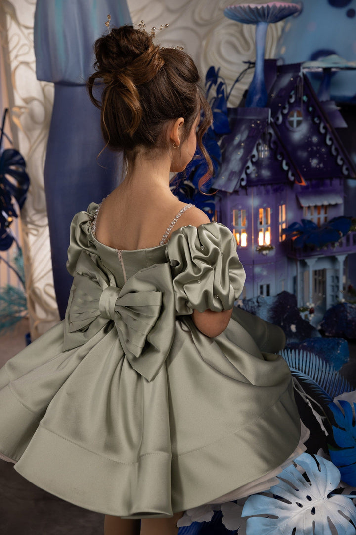 Sunnypetal Adorable Puff Sleeves Satin Flower Girl Dress Sage Green Knee-Length Ball-Gown for Kids