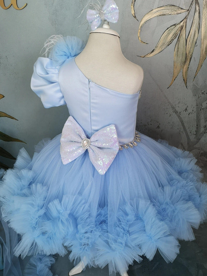 Sunnypetal Baby Blue One-Shoulder Puff Sleeve Flower Girl Gown with Detachable Train