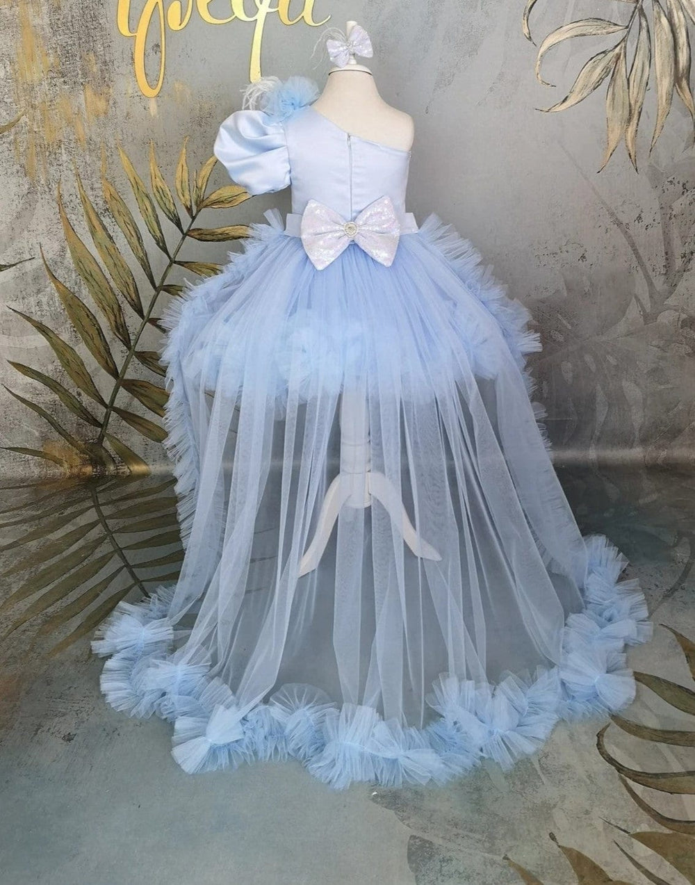 Sunnypetal Baby Blue One-Shoulder Puff Sleeve Flower Girl Gown with Detachable Train