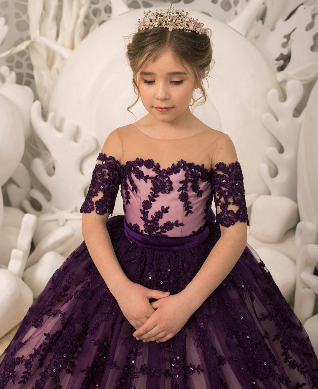 Sunnypetal Ball-Gown Off-The-Shoulder Flower Girl Dresses Half Sleeves Floral Appliques Sequins Tulle Dress