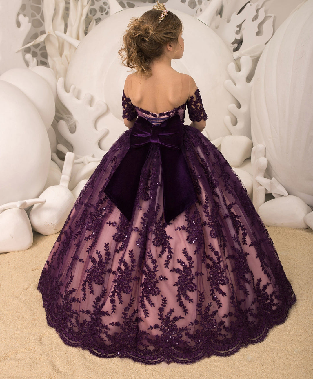 Sunnypetal Ball-Gown Off-The-Shoulder Flower Girl Dresses Half Sleeves Floral Appliques Sequins Tulle Dress