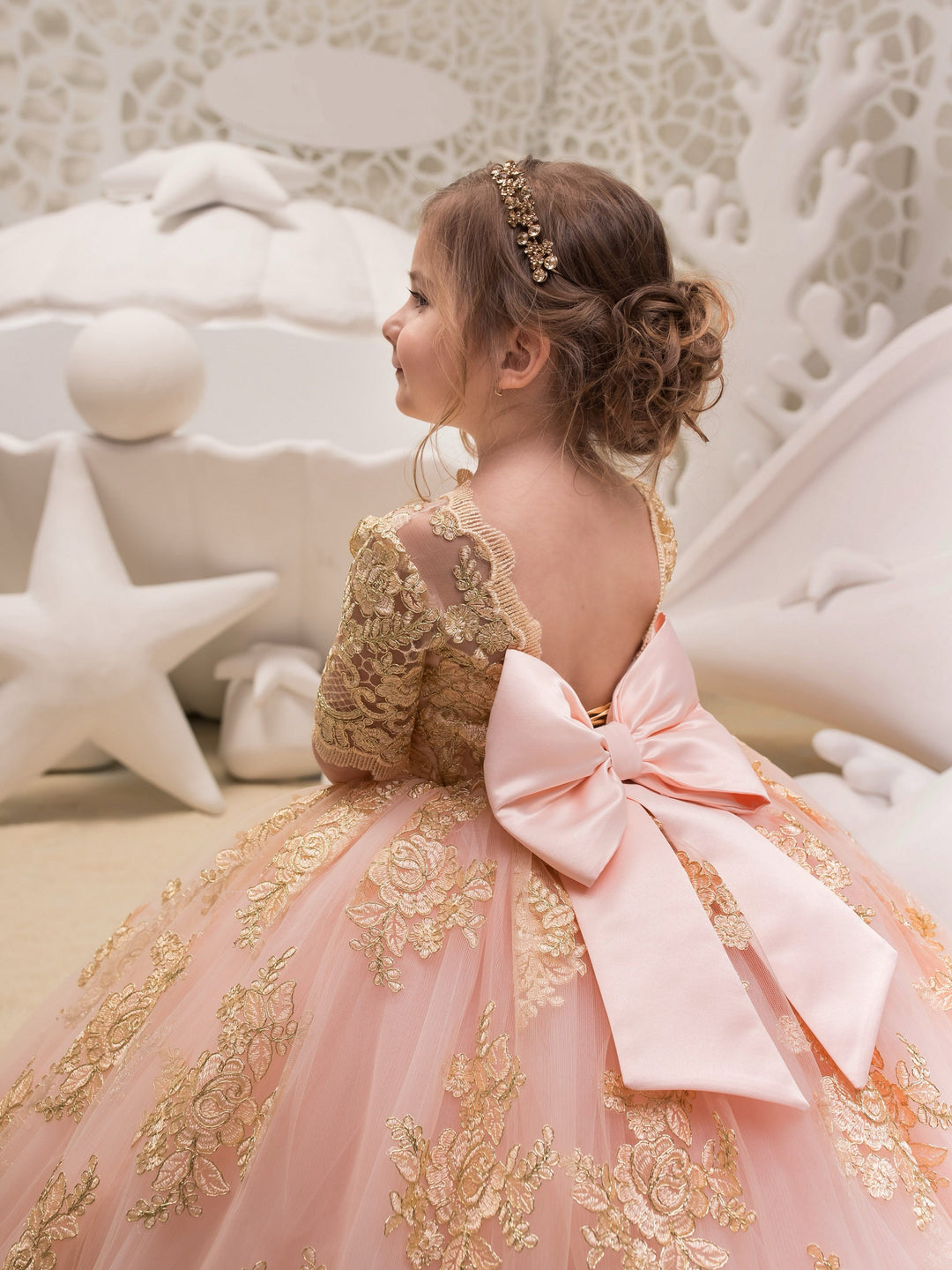 Sunnypetal Ball Gown Pink Tulle Flower Girl Dresses Half sleeves Gold Appliques Princess Dress