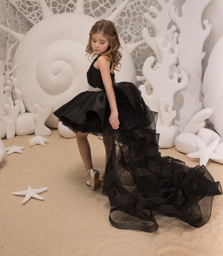 Sunnypetal Black Satin V-Neck Sleeveless Tulle Train Flower Girl Dresses With Beaded Belt