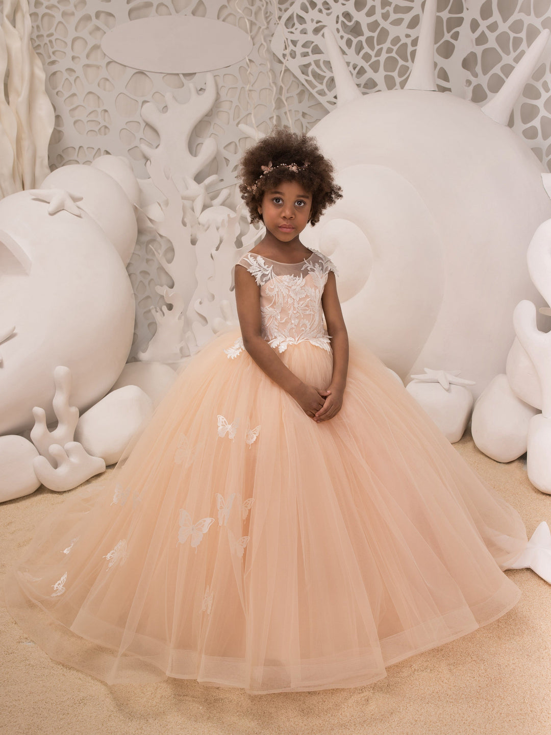 Sunnypetal Champagne Sleeveless Appliques Long Princess Train Flower Girl Dresses with 3D Butterfly