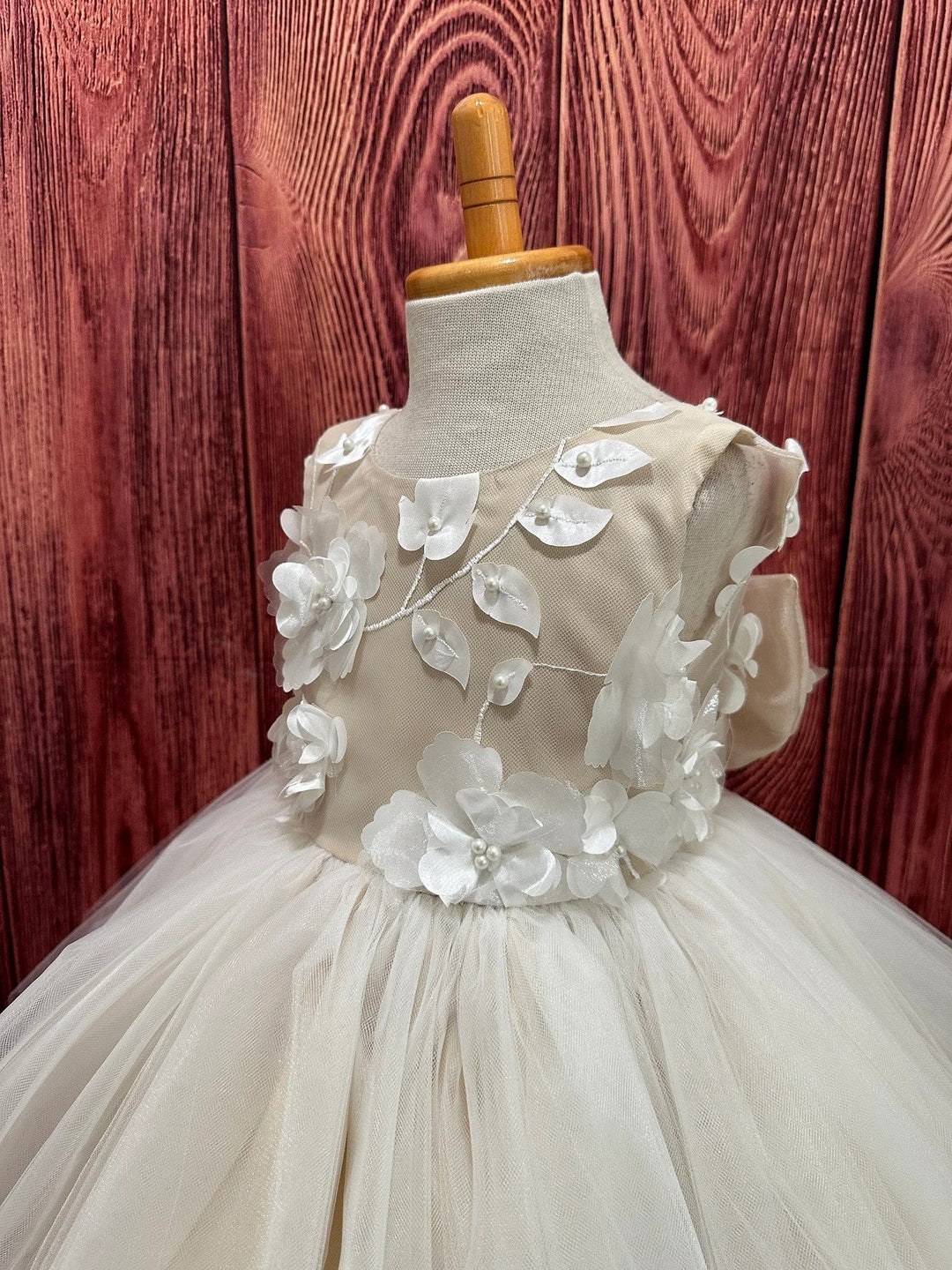 Sunnypetal Champagne V-Back Puff Tulle Flower Girl Dresses with 3D Floral Big Bow