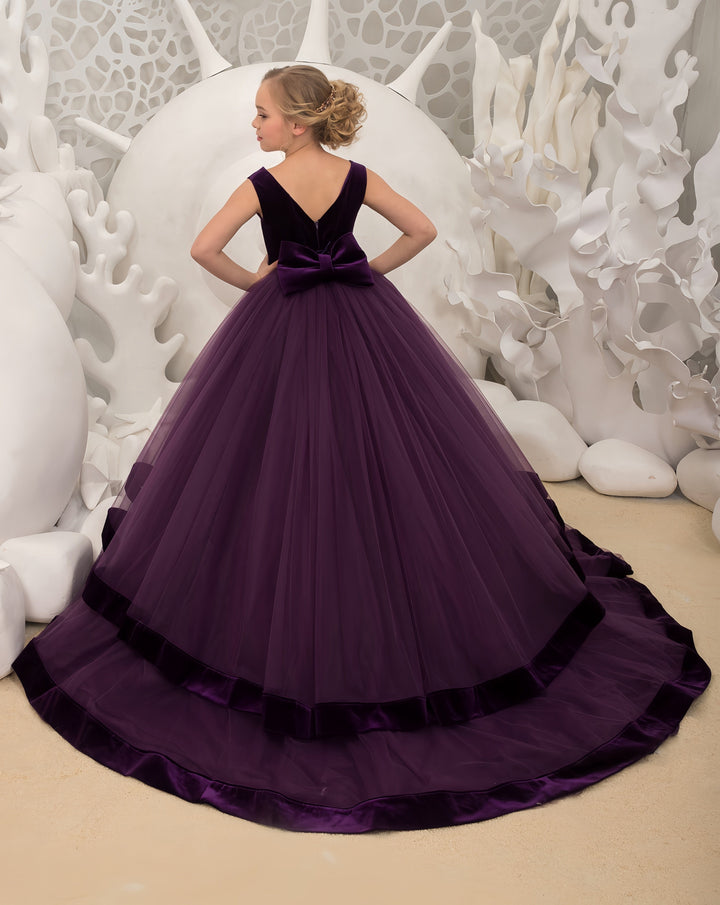 Sunnypetal Dark Purple Velvet V-Neck Bodice Layered Tulle Flower Girl Dresses with Bow