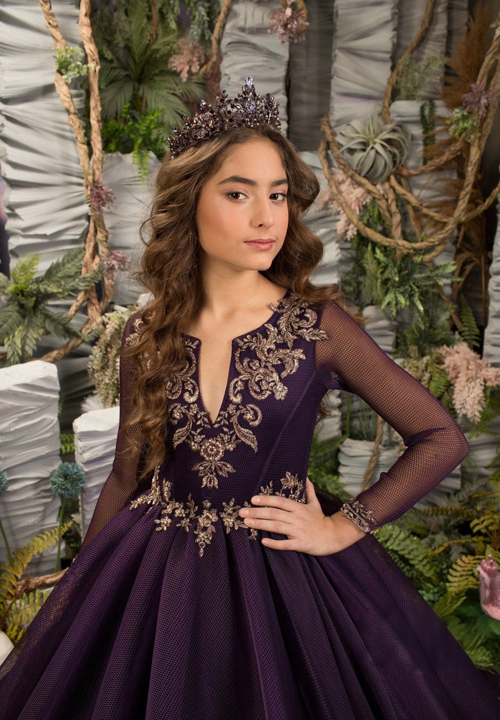 Sunnypetal Deep Purple Tulle Flower Girl Dresses V-Neck Gold Embroidery Pageant Ball-Gown