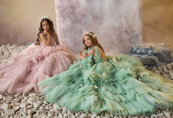 Sunnypetal Dreamy Flower Girl Dresses Layered Feather Tulle Princess Birthday Pageant Gown