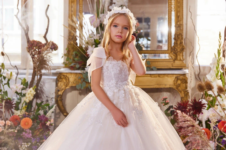 Sunnypetal Elegance White Off-Shoulder Bows Lace Communion Flower Girl Princess Gown