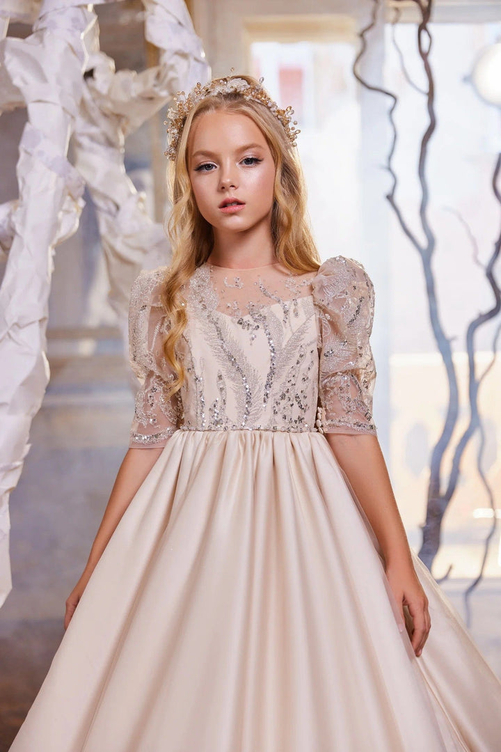 Sunnypetal Elegant Champagne Ball Gown Flower Girl Dress with Bow Accent