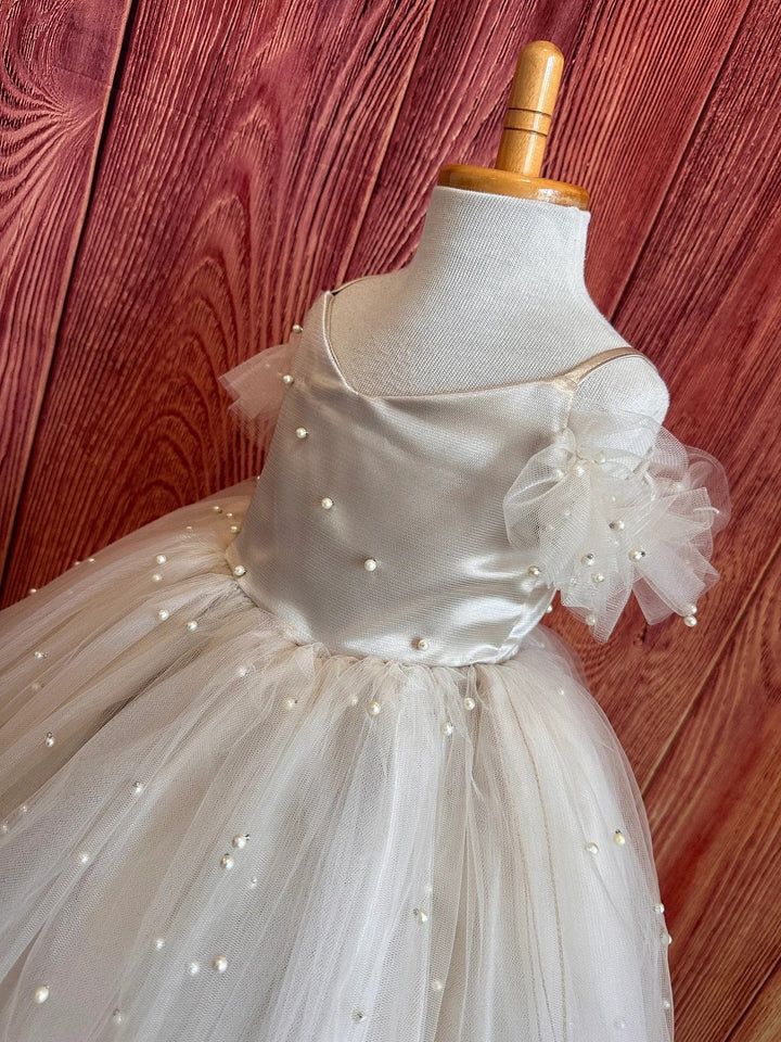 Sunnypetal Elegant Champagne Pearls Tulle Knee Length Flower Girl Pageant Birthday Dress