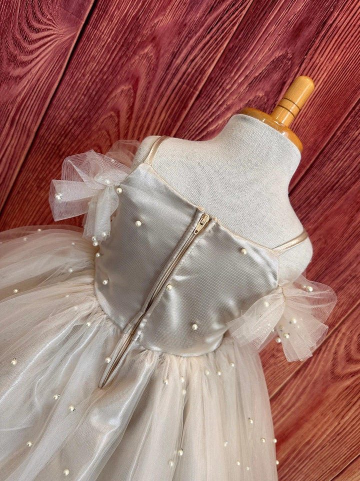 Sunnypetal Elegant Champagne Pearls Tulle Knee Length Flower Girl Pageant Birthday Dress