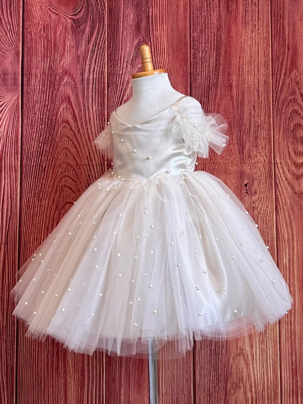 Sunnypetal Elegant Champagne Pearls Tulle Knee Length Flower Girl Pageant Birthday Dress