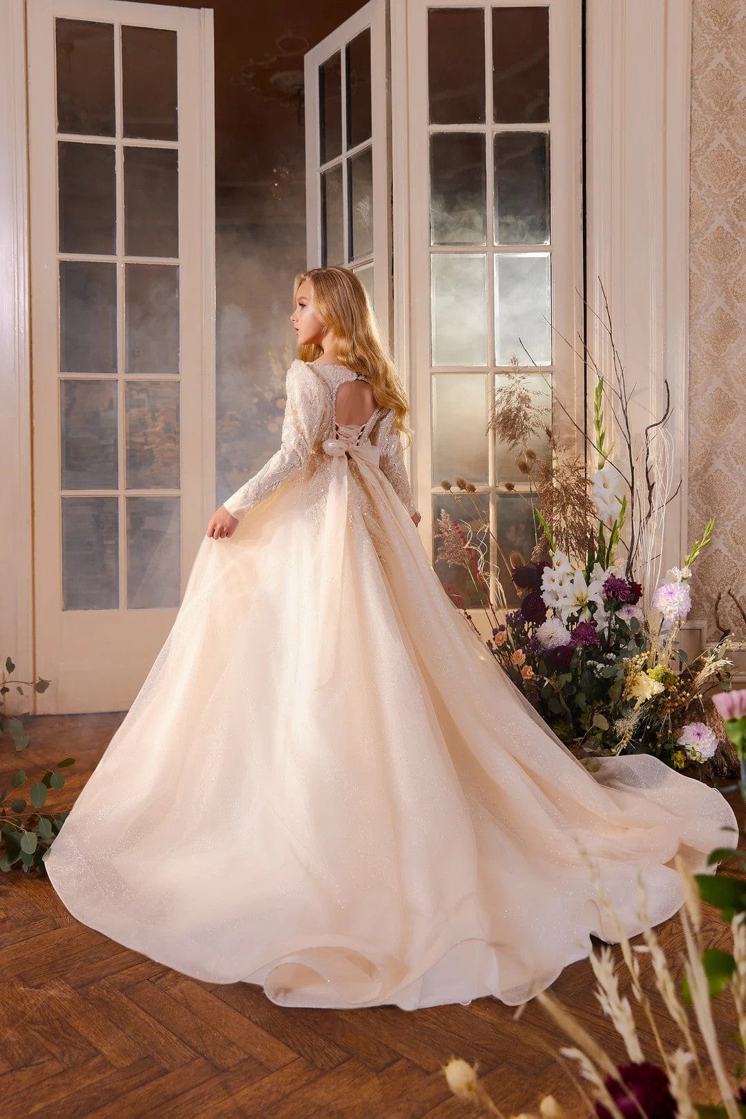 Sunnypetal Elegant Champagne Sparkle Long-Sleeve Ball Gown for Flower Girls