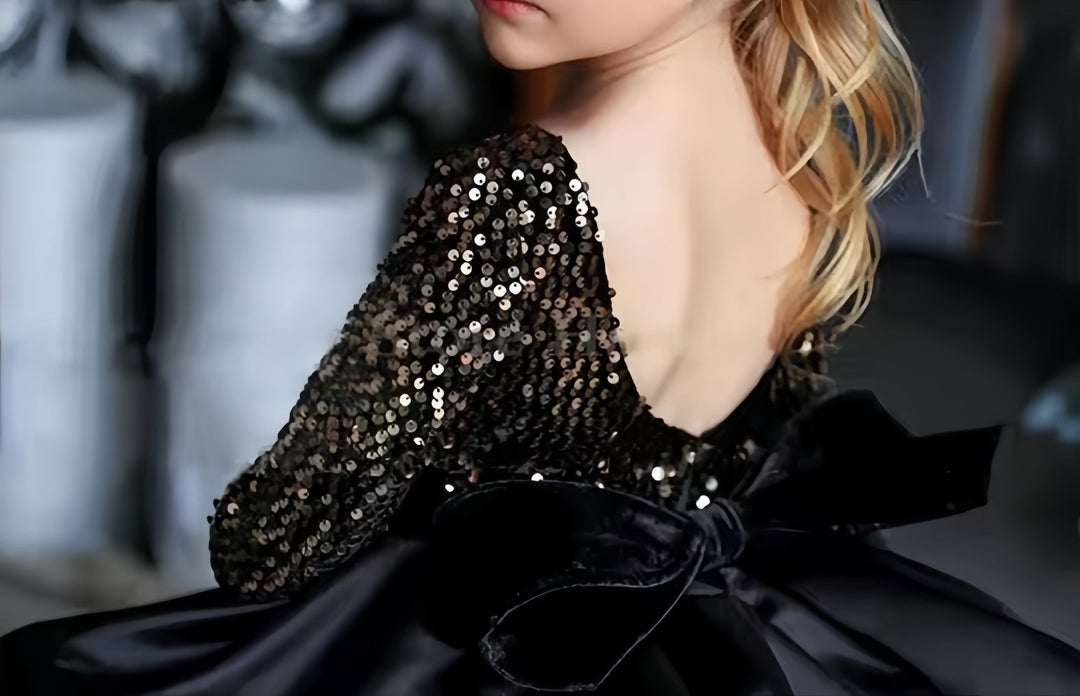 Sunnypetal Elegant Gold Sequins Black Flower Girl Dress Long Sleeves Ruffles Party Gown