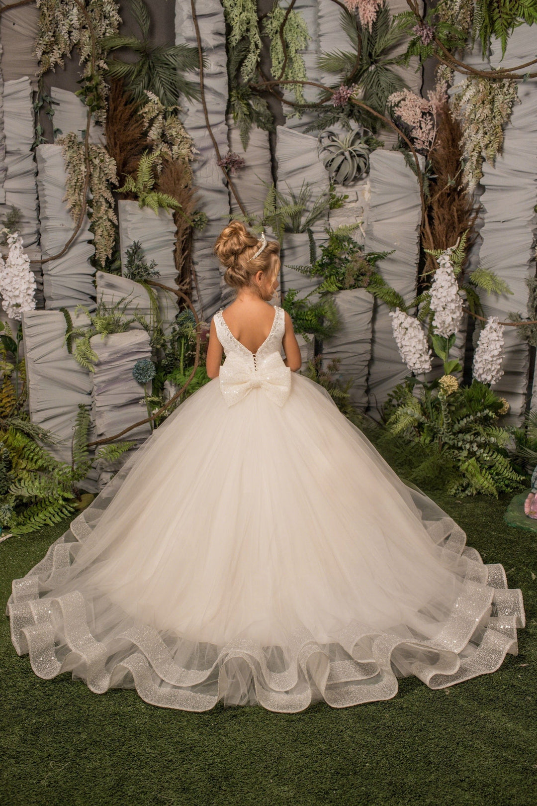 Sunnypetal Elegant Ivory Flower Girl Dresses for Wedding First Communion Ball-Gown