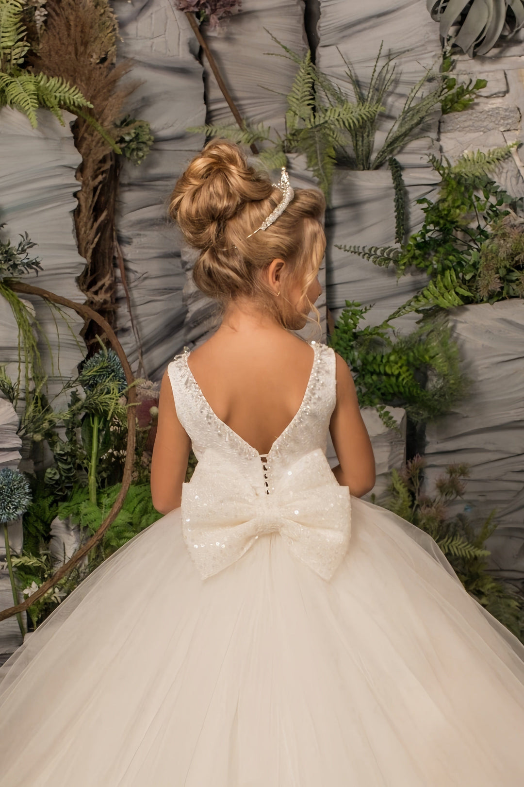 Sunnypetal Elegant Ivory Flower Girl Dresses for Wedding First Communion Ball-Gown