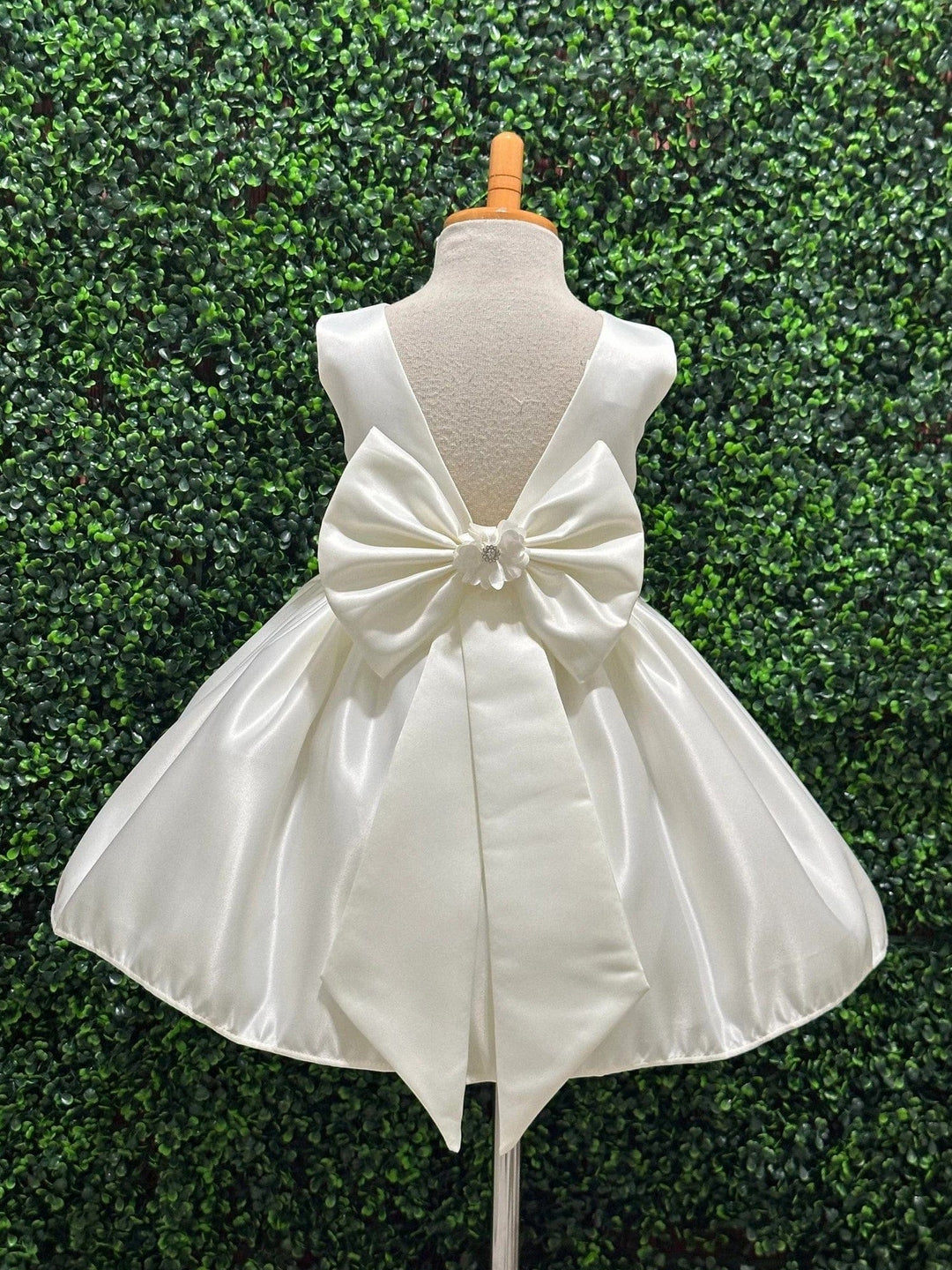 Sunnypetal Elegant Ivory Satin Flower Girl Dresses Wedding Communion Princess Dress