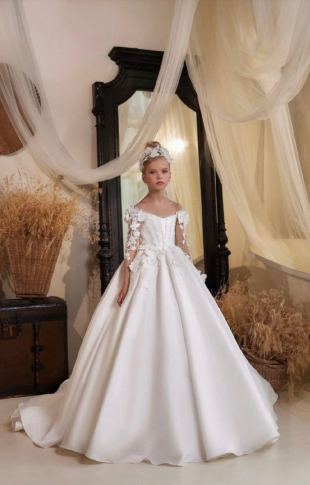 Sunnypetal Elegant Long Sleeve Tulle Flowers Long Princess Satin Flower Girl Dresses
