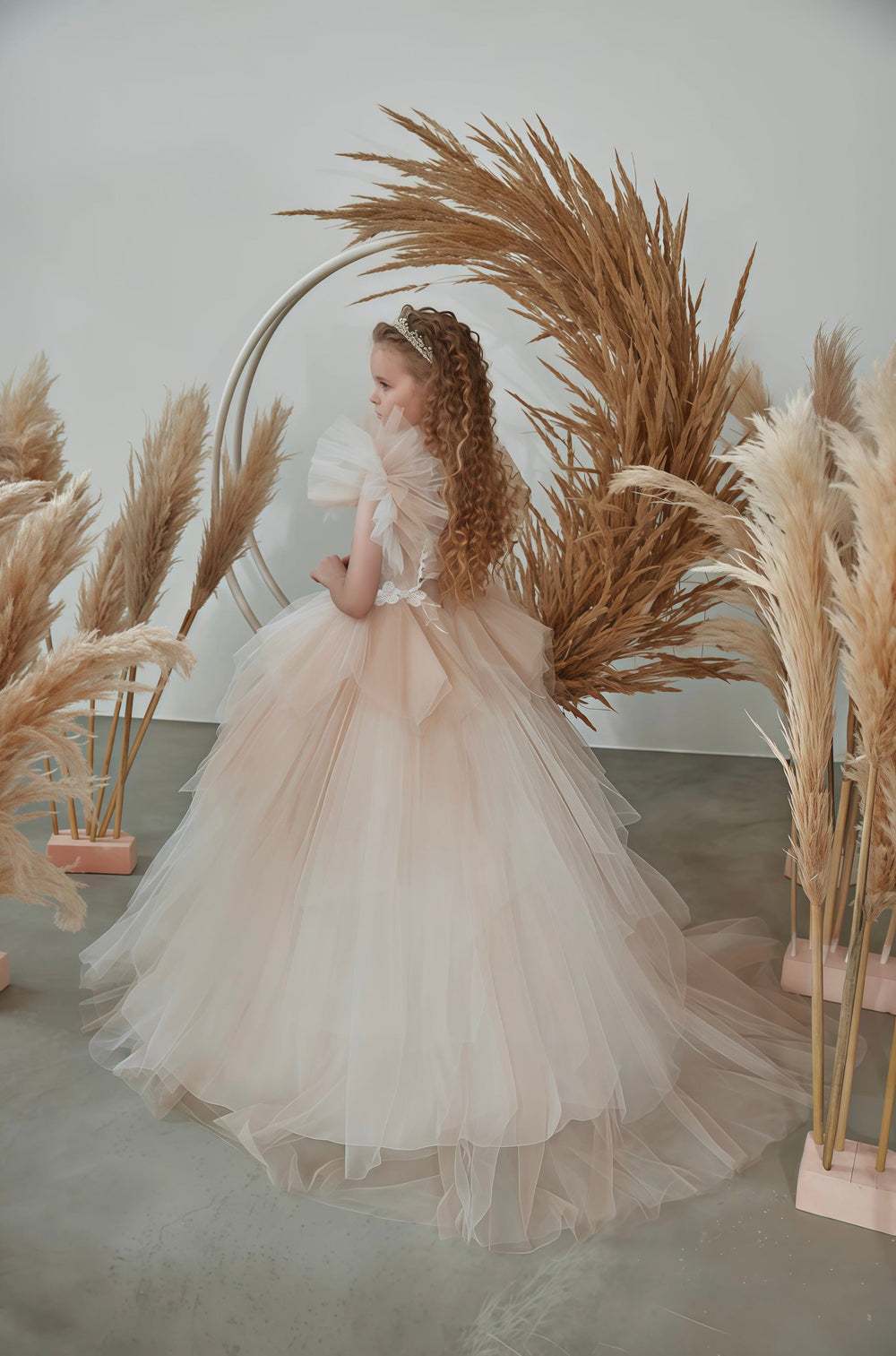 Sunnypetal Elegant Puffy Sleeves Flower Girl Dress Layered Tulle Fairy Princess Pageant Gown