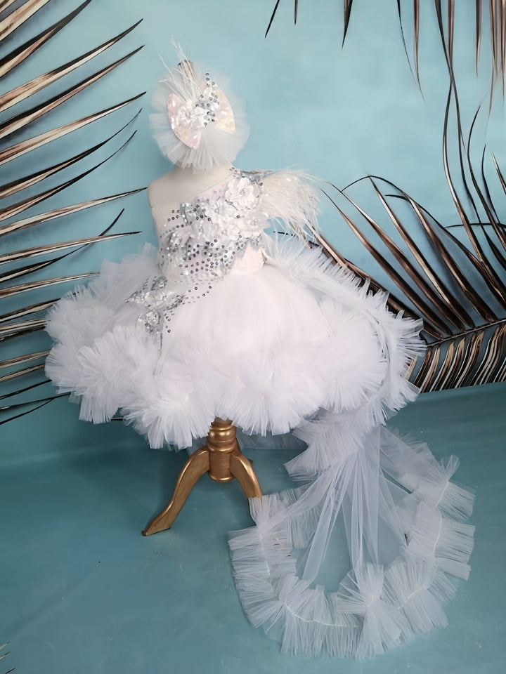 Sunnypetal Elegant White One-Shoulder Flower Girl Dresses Wedding Birthday Prom Gown