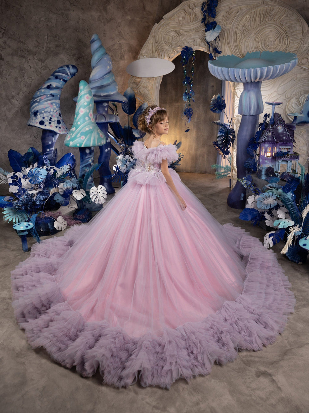 Sunnypetal Enchanting Off-Shoulder Puff Sleeves Ruffled Tulle Ball-Gown Flower Girl Dress