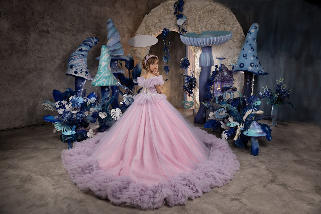 Sunnypetal Enchanting Off-Shoulder Puff Sleeves Ruffled Tulle Ball-Gown Flower Girl Dress