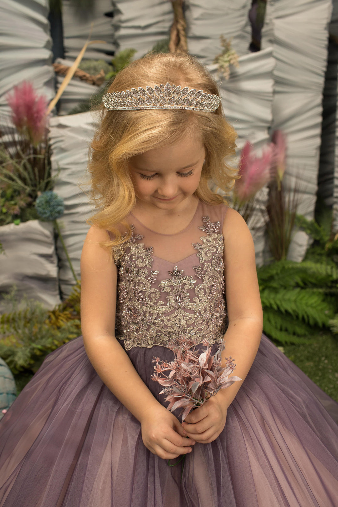 Sunnypetal Enchanting Purple Tulle Flower Girl Dresses Wedding Party Pageant Gowns with Bow