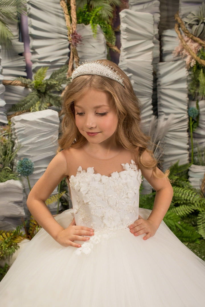 Sunnypetal Enchanting Tulle Flower Girl Dress with Lace Floral Appliques and Cathedral Train