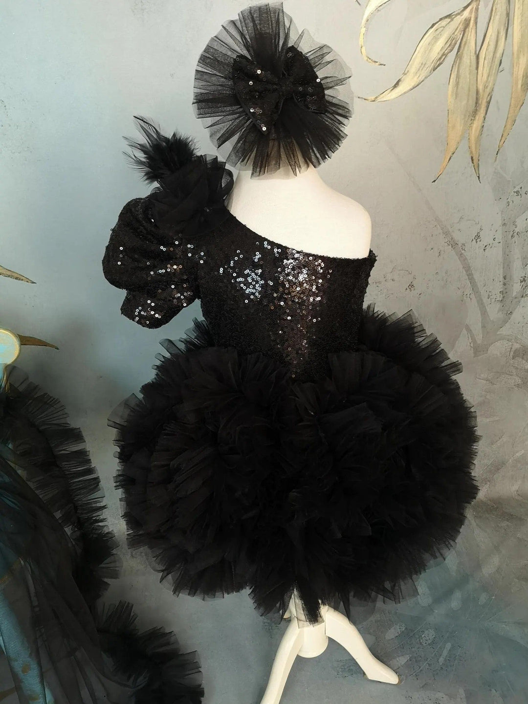 Sunnypetal Exquisite Black Sequin Flower Girl Dresses for Special Occasion