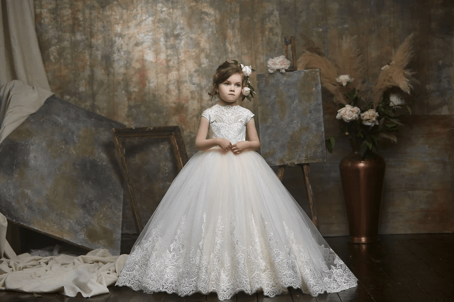 Sunnypetal Exquisite Cap Sleeves Lace & Tulle Flower Girl Dresses for Wedding