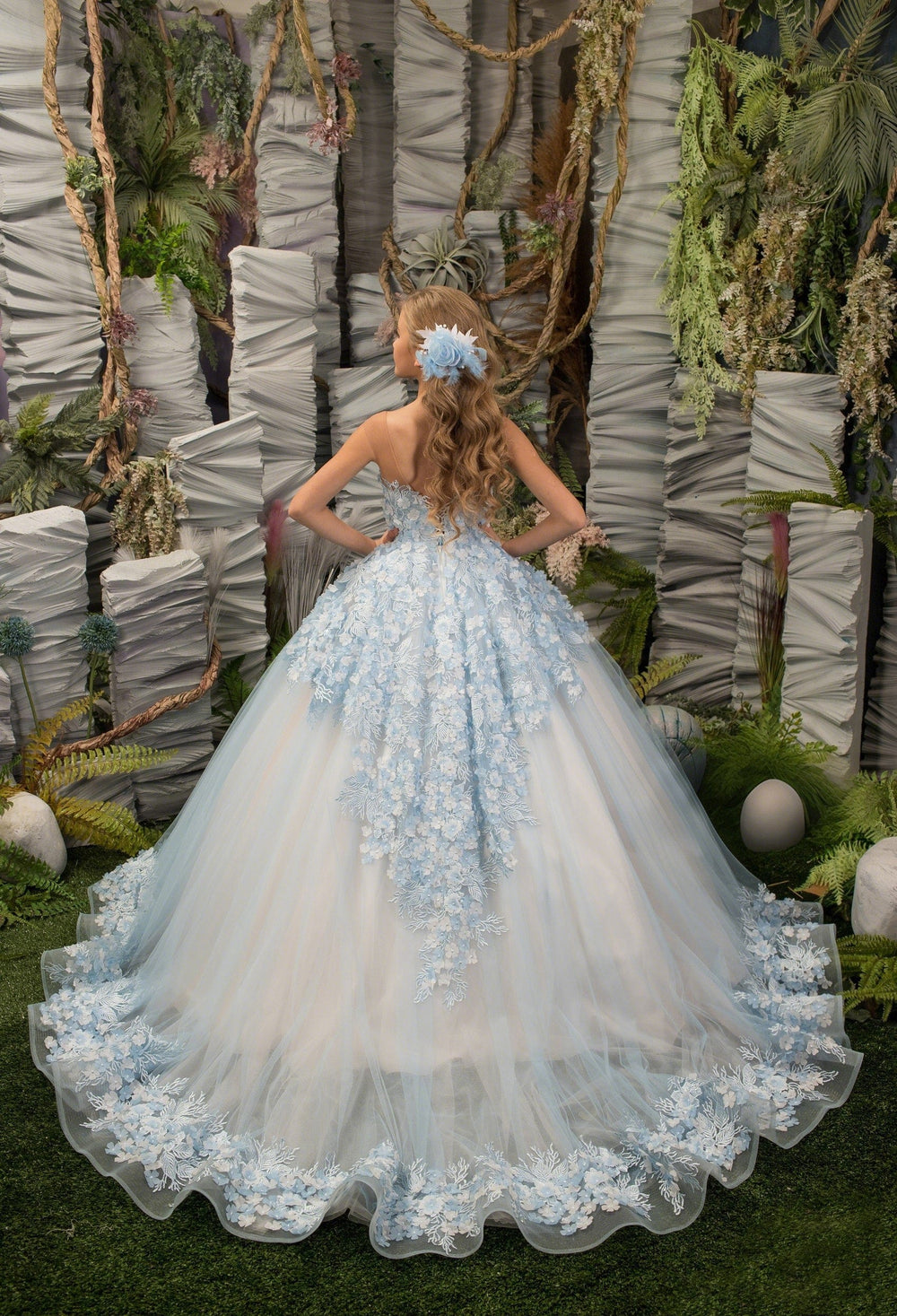 Sunnypetal Exquisite Light Blue 3D Floral Appliques Flower Girl Dresses Princess Pageant Gown