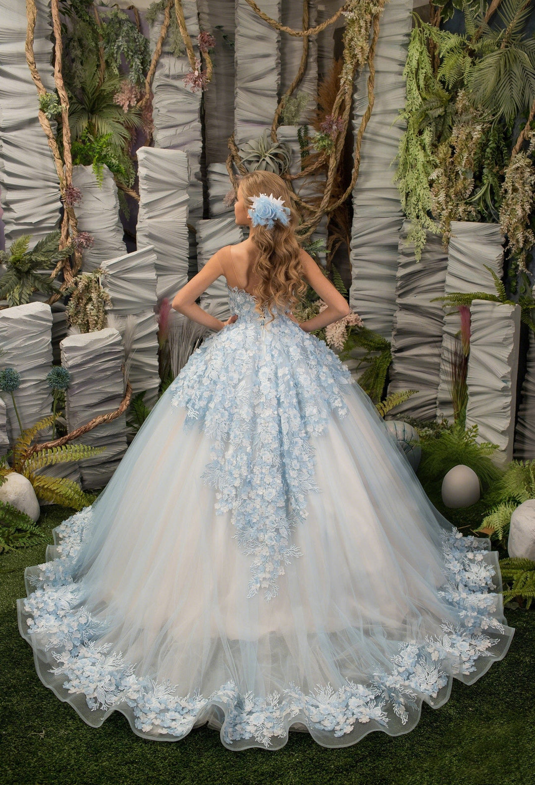 Sunnypetal Exquisite Light Blue 3D Floral Appliques Flower Girl Dresses Princess Pageant Gown