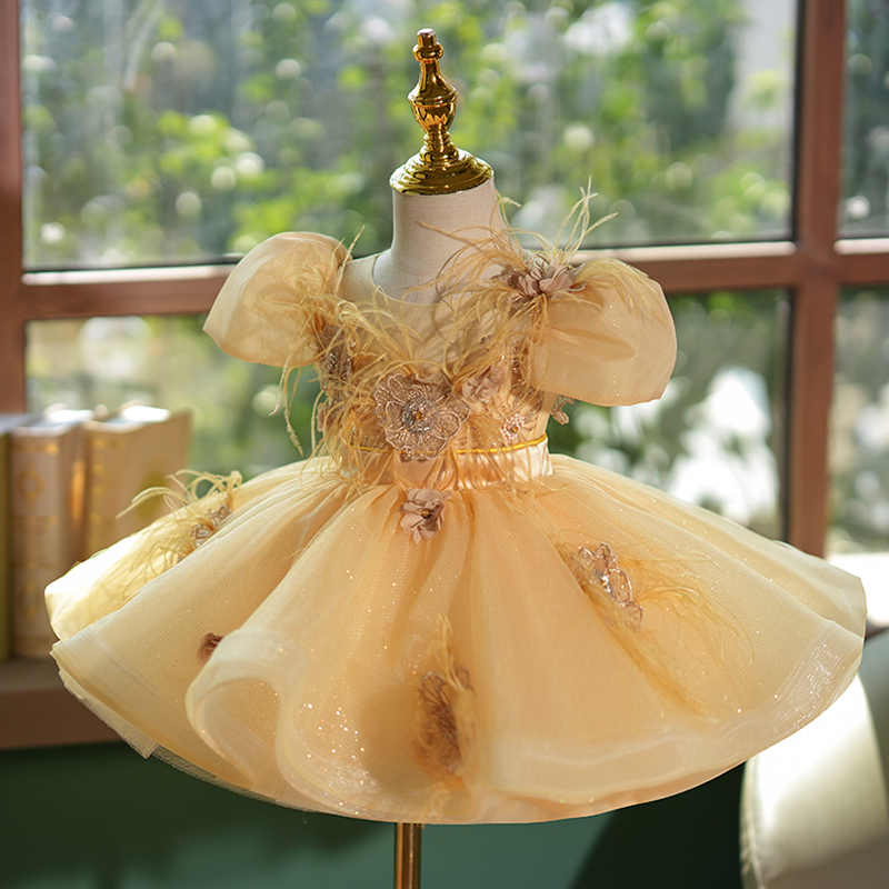 Sunnypetal Exquisite Puff Sleeves Feathers Sequins Tulle Flower Girl Dresses