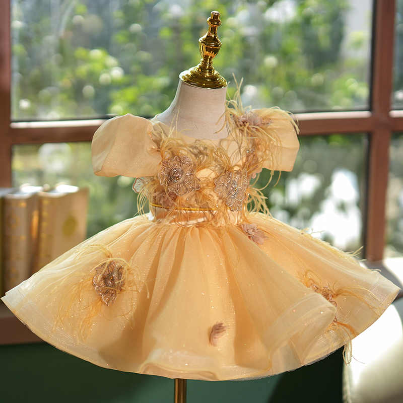 Sunnypetal Exquisite Puff Sleeves Feathers Sequins Tulle Flower Girl Dresses
