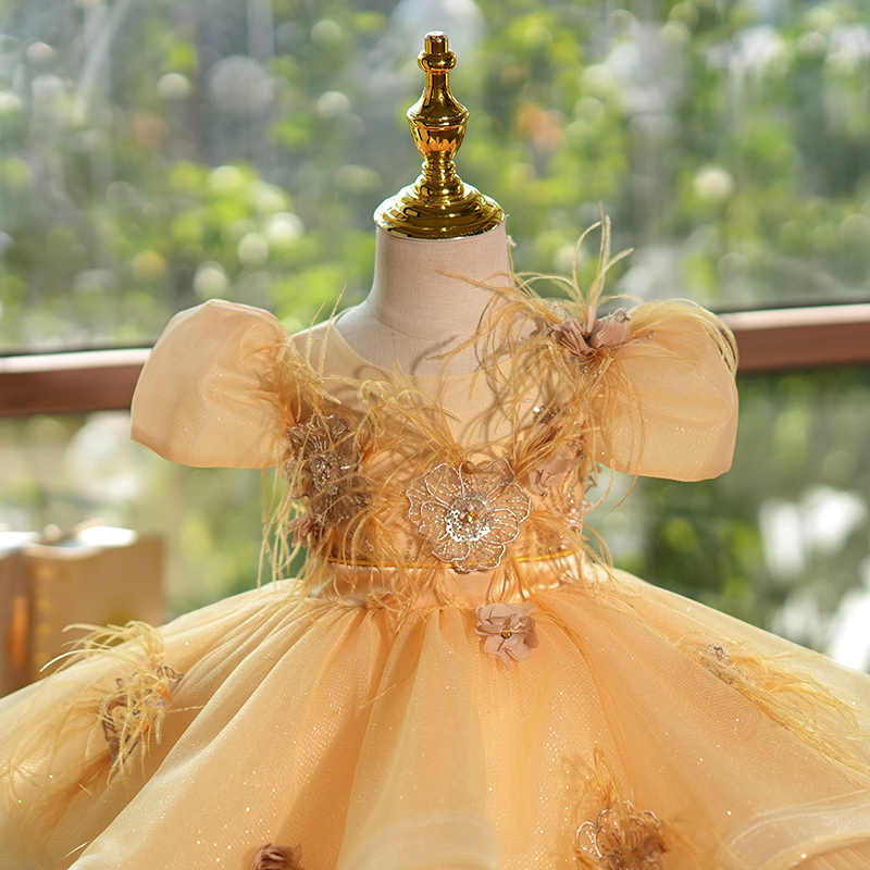 Sunnypetal Exquisite Puff Sleeves Feathers Sequins Tulle Flower Girl Dresses