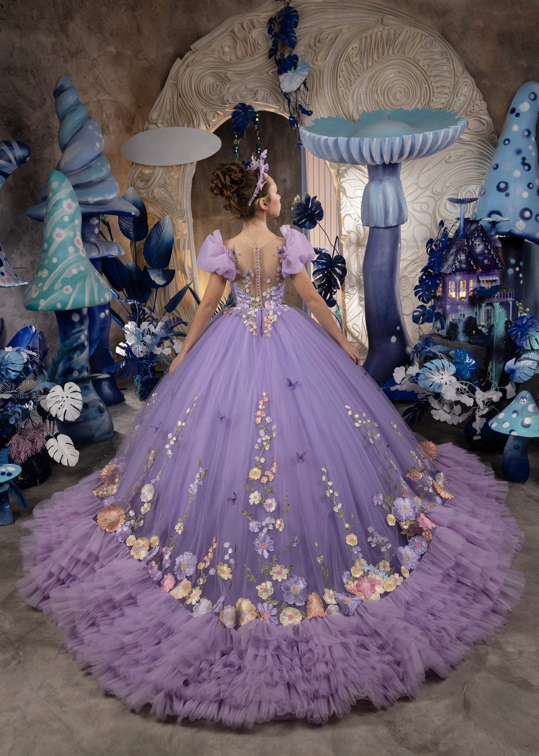 Sunnypetal Exquisite Puff Sleeves Ruffles Tulle Flower Girl Gown with Floral Embellishments