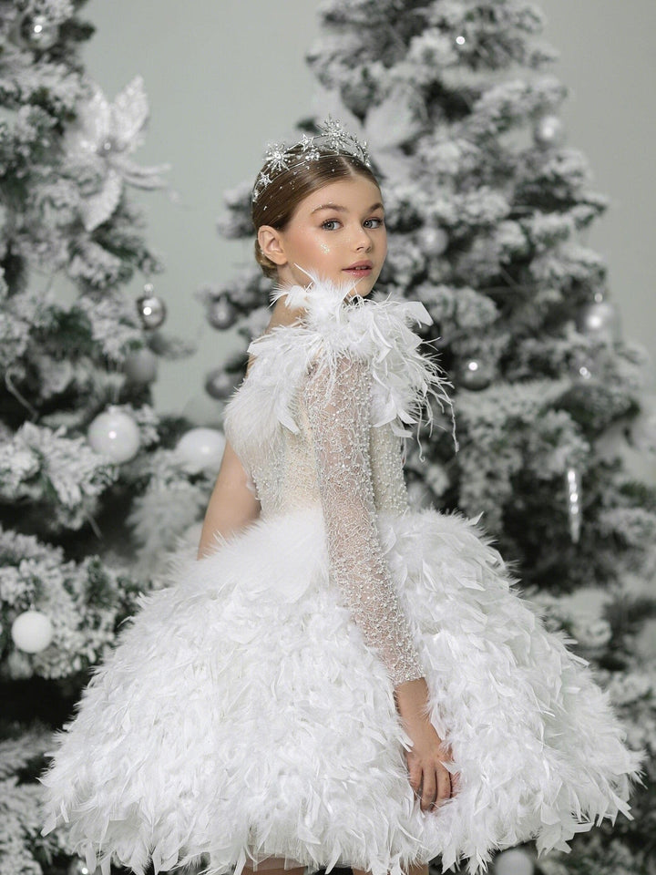 Sunnypetal Exquisite White One-Shoulder Pearls Lace Feathers Flower Girl Dresses