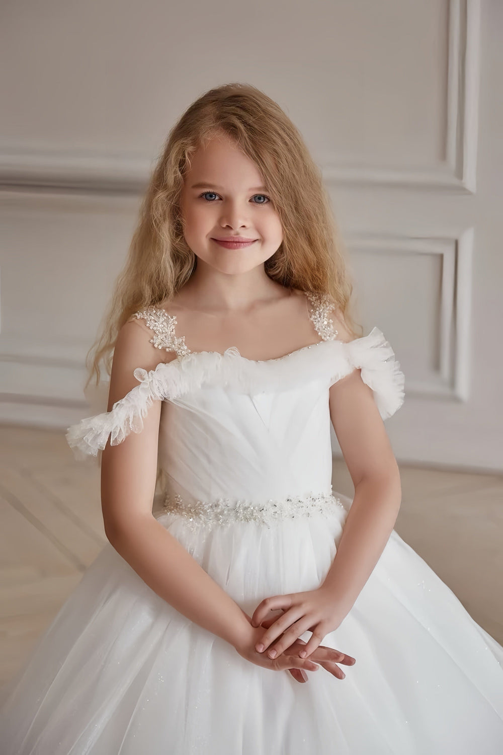 Sunnypetal Gorgeous Puffy Tulle Flower Girl Dresses Pearls Shoulder Straps Ball-Gown for Wedding