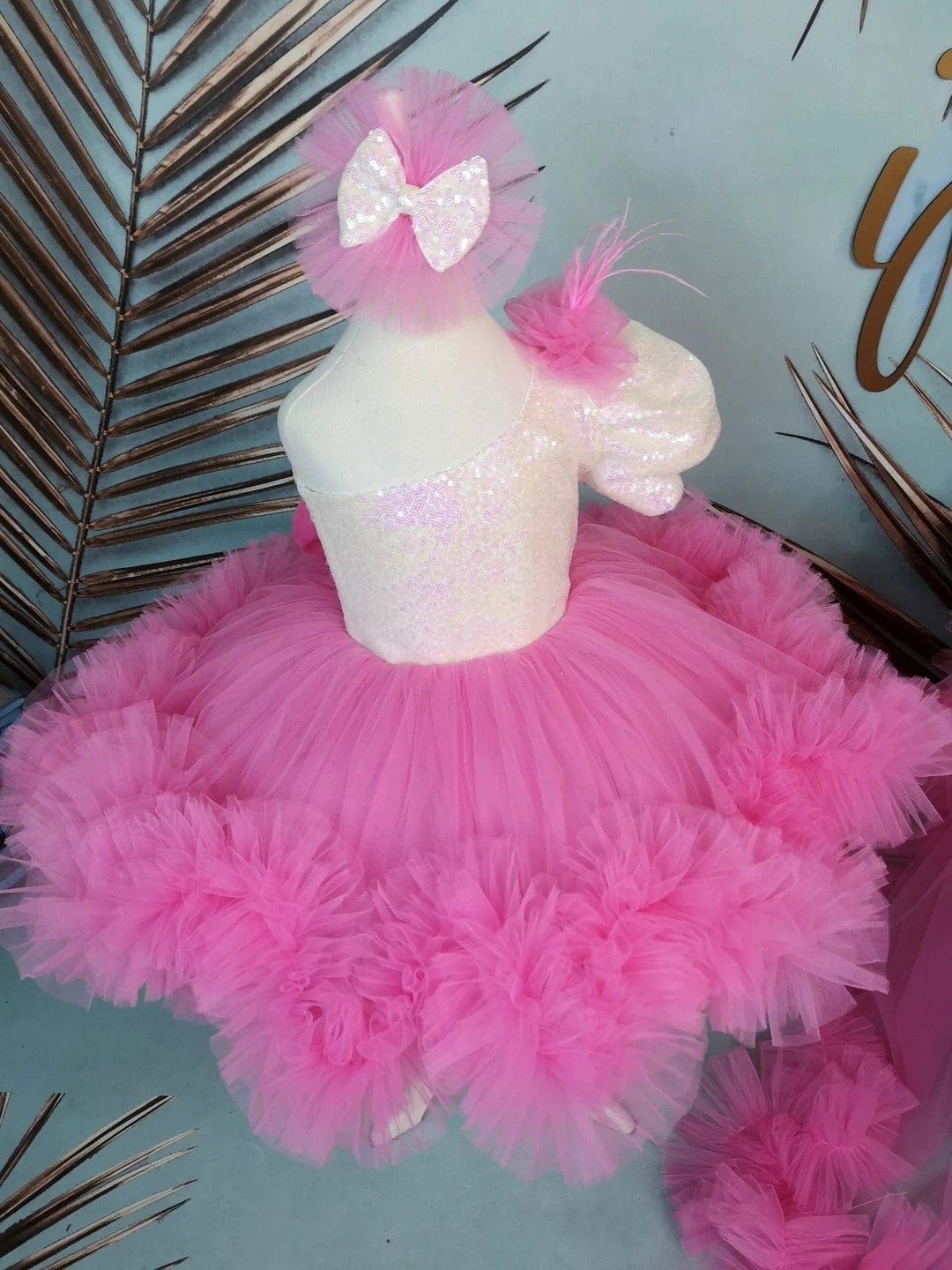 Sunnypetal Hot Pink Knee-Length Tulle Flower Girl Dresses Baby Girl Birthday Prom Gown