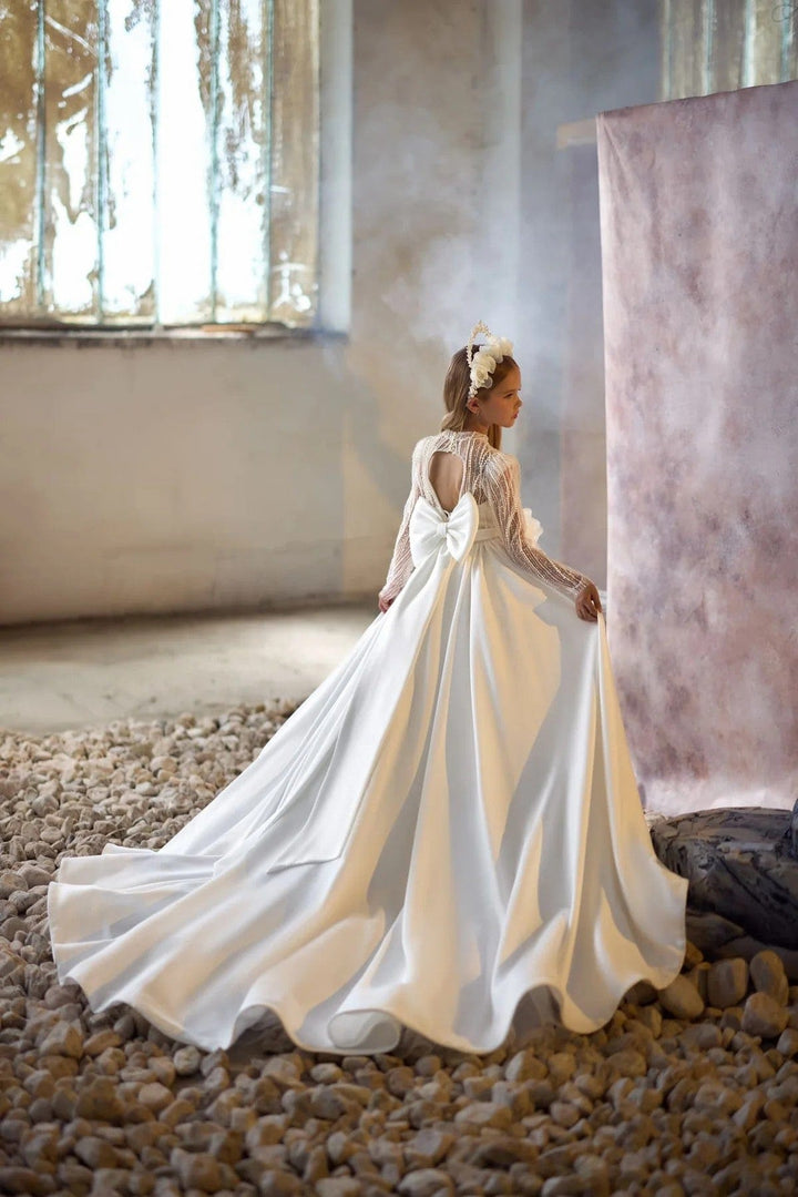 Sunnypetal Lace Long Sleeves Vintage High Neck Faith Communion Gown with 3D Flower