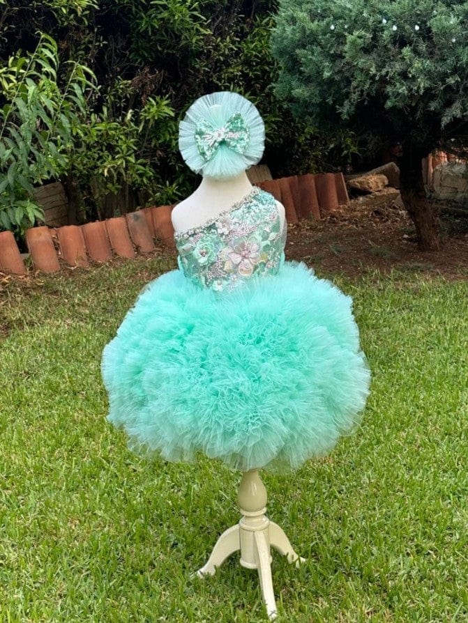 Sunnypetal Light Green One-Shoulder Embroidery Flowers Flower Girl Dresses for Special Occasion