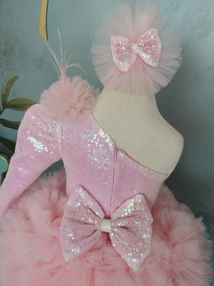 Sunnypetal Light Pink One-Shoulder Long Sleeve Sequin Ruffle Tulle Flower Girl Dresses