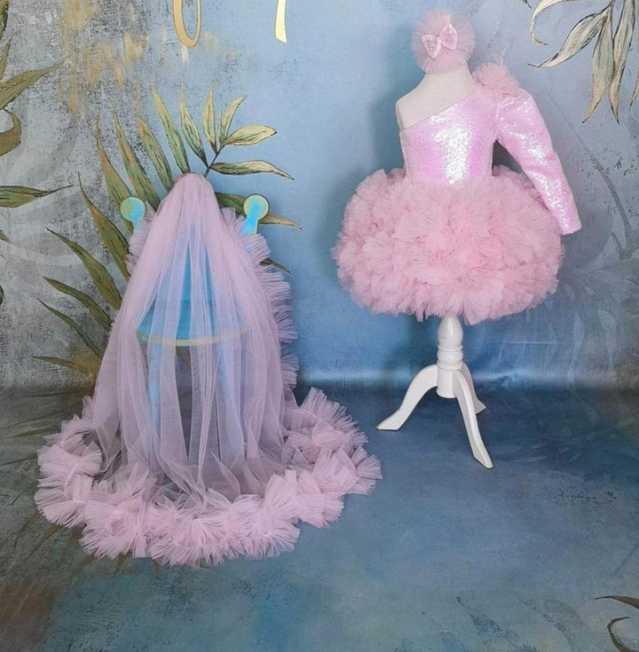 Sunnypetal Light Pink One-Shoulder Long Sleeve Sequin Ruffle Tulle Flower Girl Dresses