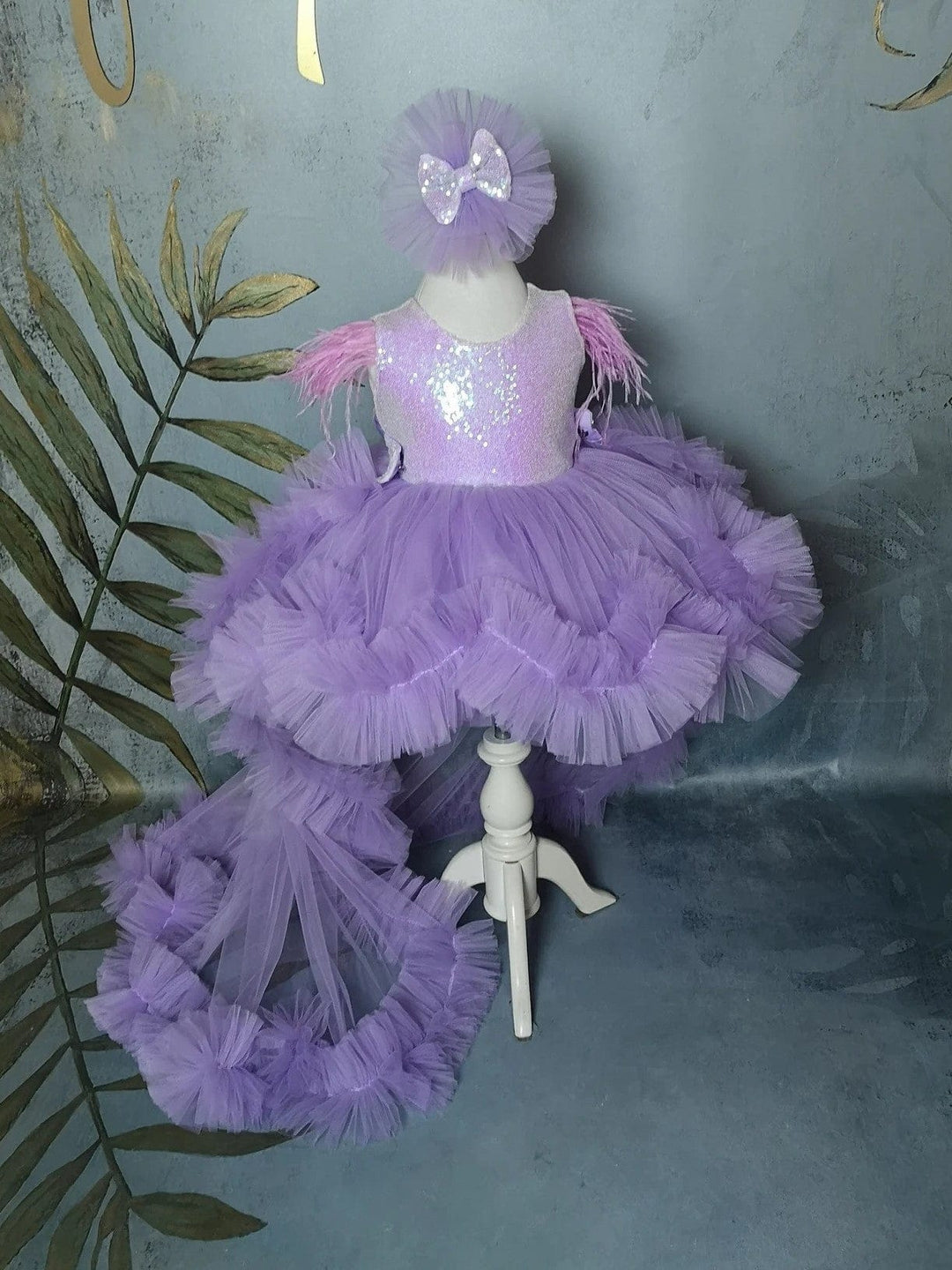 Sunnypetal Lilac Feather Sleeves Knee-Length Flower Girl Dress for Special Occasions